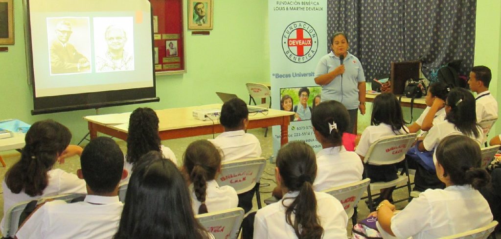 Charlas en colegios de provincias centrales