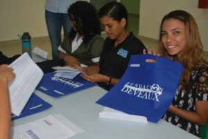 Entrega de becas Centro ¡Supérate! Fundación Jupá