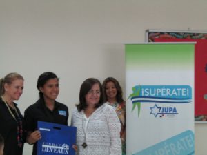 Entrega de becas Centro ¡Supérate! Fundación Jupá