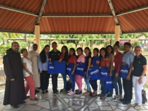 Entrega de becas Hogar Monte Carmelo