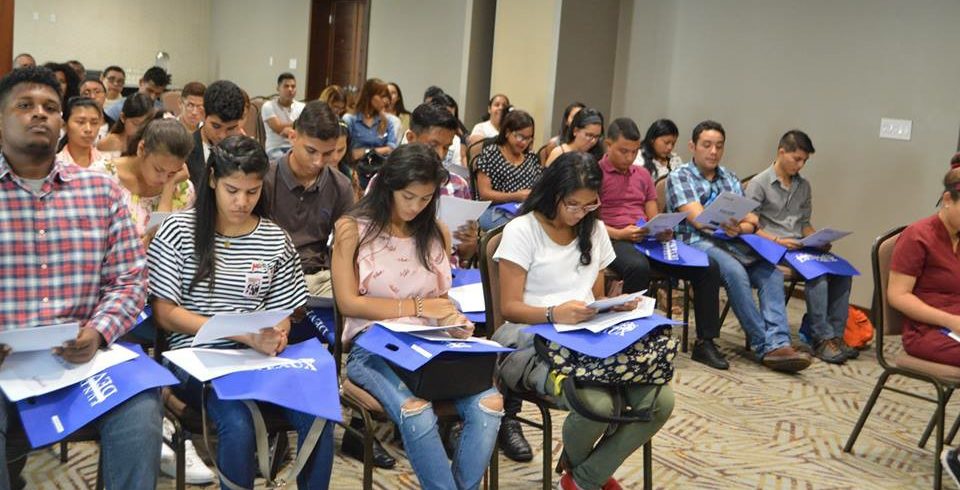 Entrega de becas Panamá